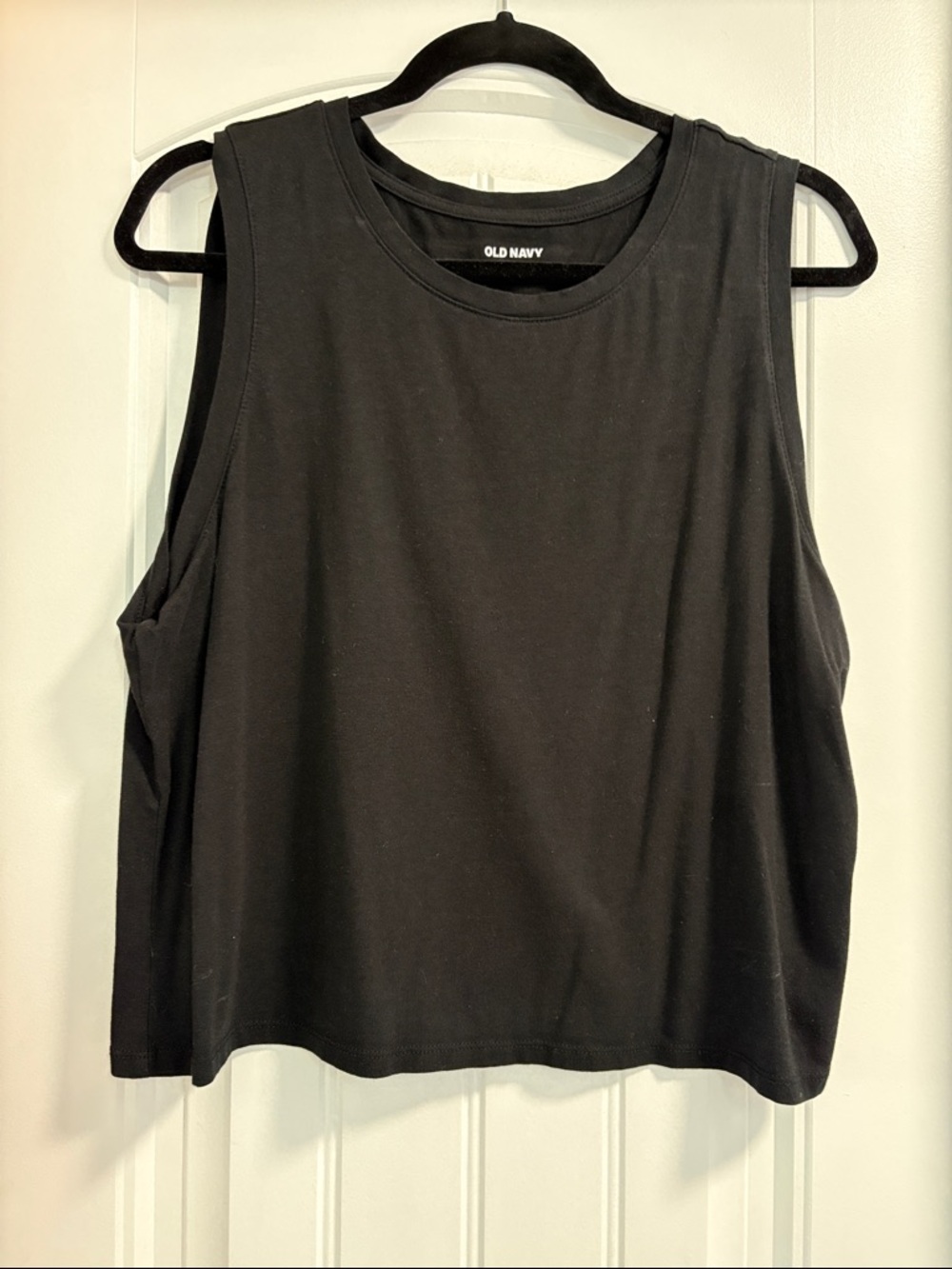 Old Navy Black Cropped Muscle Tank